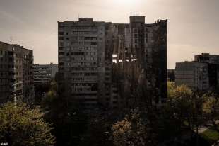 Edificio bombardato a Kharkiv