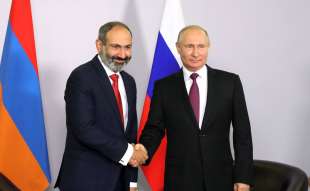 Nikol Pashinyan con Putin