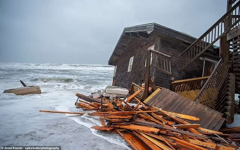 Seconda casa crollata in mare in Carolina 2