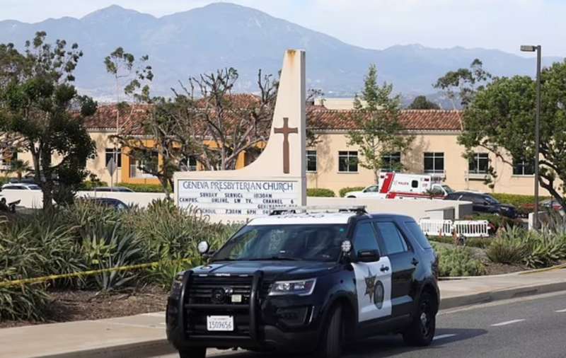 sparatoria in una chiesa in california 6