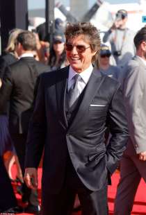 Tom Cruise alla premier di Top Gun- Maverick 7