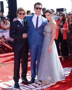 Tom Cruise Miles Teller e Keleigh Sperry