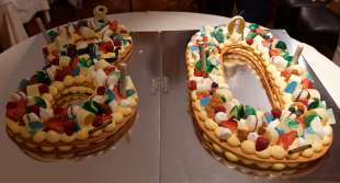 torta di compleanno per gli 80 anni di ventura