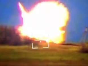 veicolo corazzato russo tzm t distrutto da un missile ucraino 3