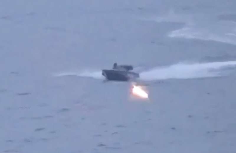 drone ucraino abbatte una nave russa nel mar nero 4