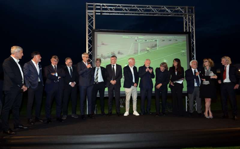 foto di gruppo con i calciatori della roma anno 82 83 foto di bacco (1)