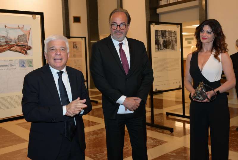 francesco giambrone l ambasciatore della repubblica ceca jan kouhot con la moglie marie fajtova foto di bacco