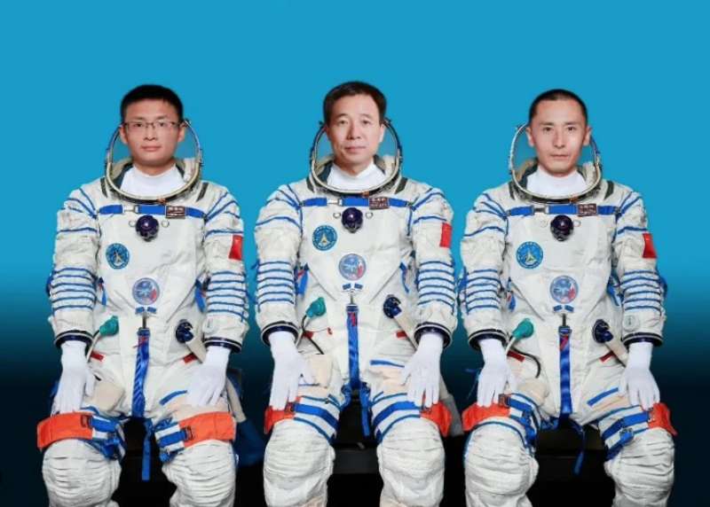 Gli astronauti della missione cinese Shenzhou-16 Gui Haichao Jing Haipeng Zhu Yangzhu 2