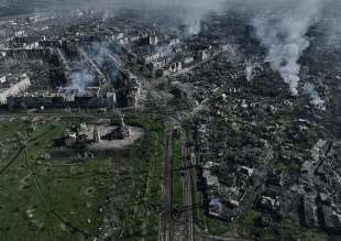 guerra in ucraina la distruzione di bakhmut 6