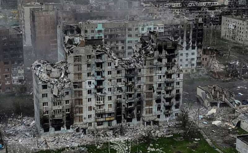 guerra in ucraina la distruzione di bakhmut 7
