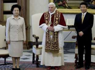 la moglie del presidente sudcoreano roh moo hyun papa benedetto xvi