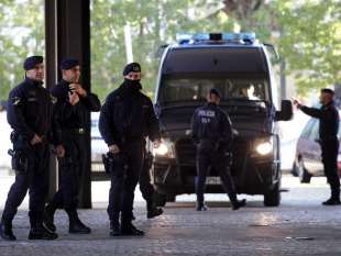 polizia portoghese perquisisce le sedi dei club di primeira liga