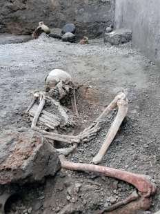 scheletri ritrovati a pompei 2