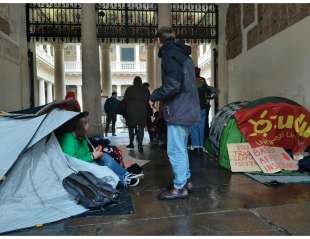 studenti in tenda contro caro affitti 2