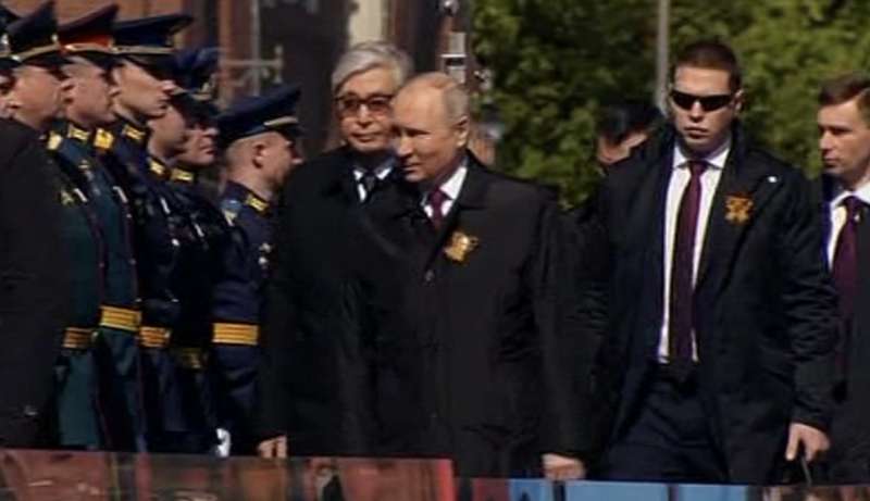 vladimir putin arriva alla parata nel giorno della vittoria 9 maggio 2023