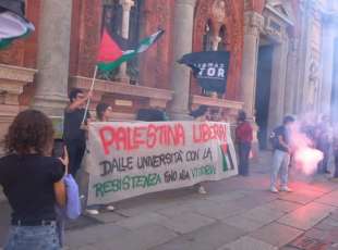 manifestazione pro Palestina all universita Statale di Milano