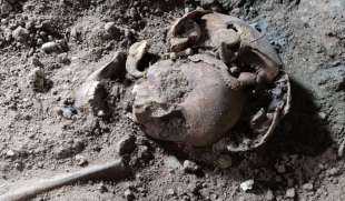 scheletri ritrovati vicino alla casa di hermann goering in polonia