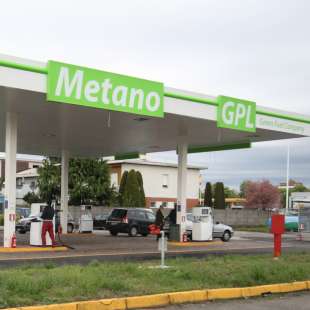 distributore metano gpl