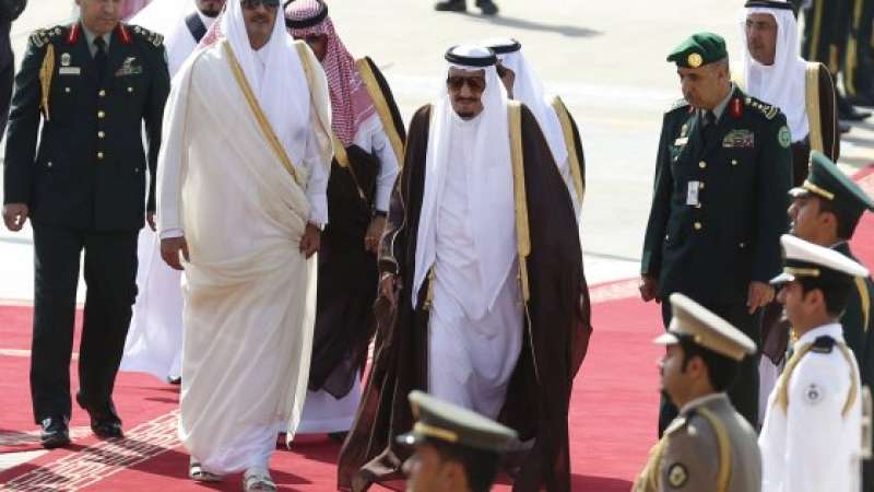 Il re Arabia saudita con emiro Qatar