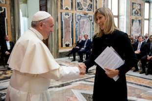 Il Papa riceve una delegazione del Premio Biagio Agnes