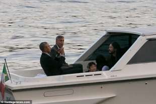 barack obama e george clooney in motoscafo sul lago di como