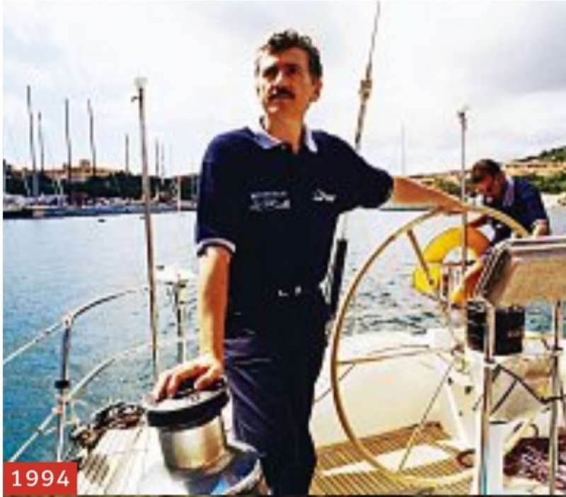 massimo d'alema nel 1999 sulla barca a vela icarus ph roberto koch:contrasto
