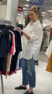 Amber Heard fa shopping in un outlet