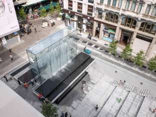apple store in piazza liberty a milano 2