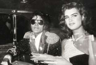 michael jackson e brooke shields after party grammy awards 1984 ph ron galella
