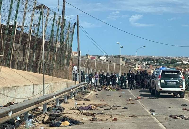 ressa di migranti al confine spagna marocco 1