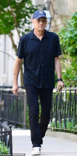 Tom Hanks passeggia a Manhattan 2