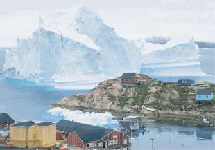 groenlandia iceberg si stacca a innaarsuit