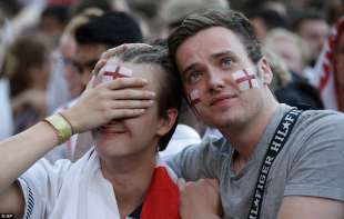 tifosi inglesi in lacrime