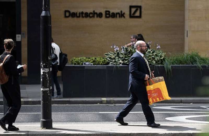 licenziamenti a deutsche bank 7