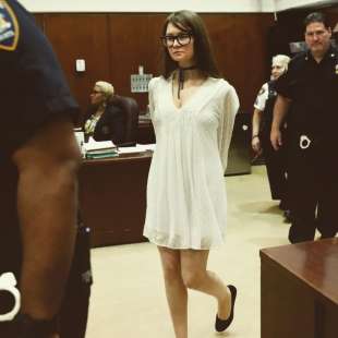 profilo instagram anna delvey court looks gli outfit di anna delvey in tribunale 3