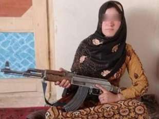 AFGHANISTAN - LA 16ENNE QAMAR GUL CHE HA VENDICATO I GENITORI UCCISI DAI TALEBANI