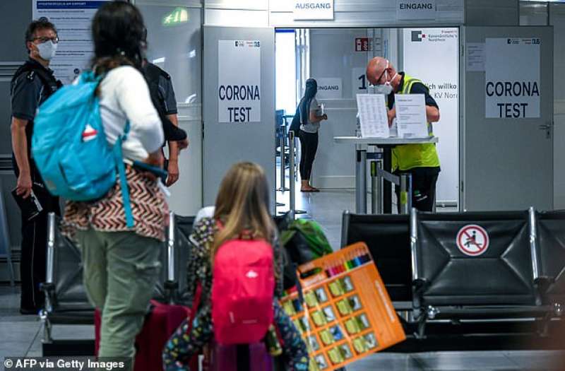 coronavirus test in aeroporto in germania
