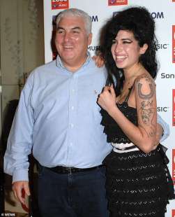 Amy Winehouse con il padre 2