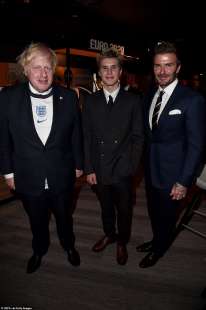 Boris Johnson con Cruz Beckham e il padre David