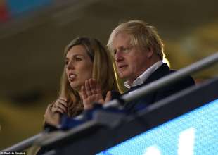Carrie e Boris Johnson allo stadio