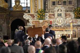 funerali raffaella carra 15
