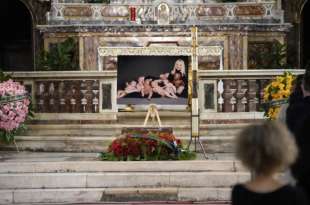 funerali raffaella carra 2