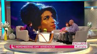 La madre e il padre di Amy Winehouse in tv