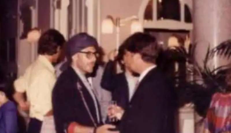 dago al grand hotel di rimini, con turbante , 1985