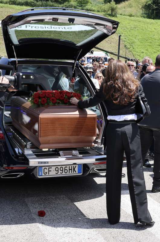 funerali leonardo del vecchio 22