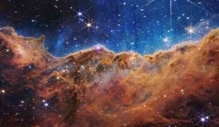 la nebulosa della carena fotografata dal telescopio james webb