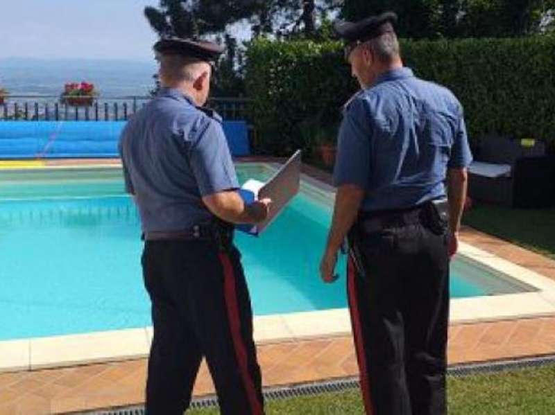 piscina carabinieri