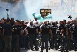 protesta dei tassisti a roma 2