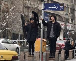 proteste delle donne iraniane contro l hijab 2