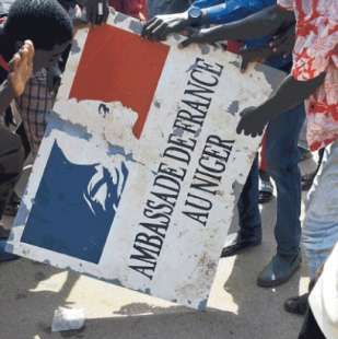 protesta contro i francesi in niger